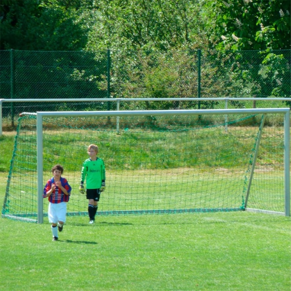 Jugendfussballtor mit grünem Netz