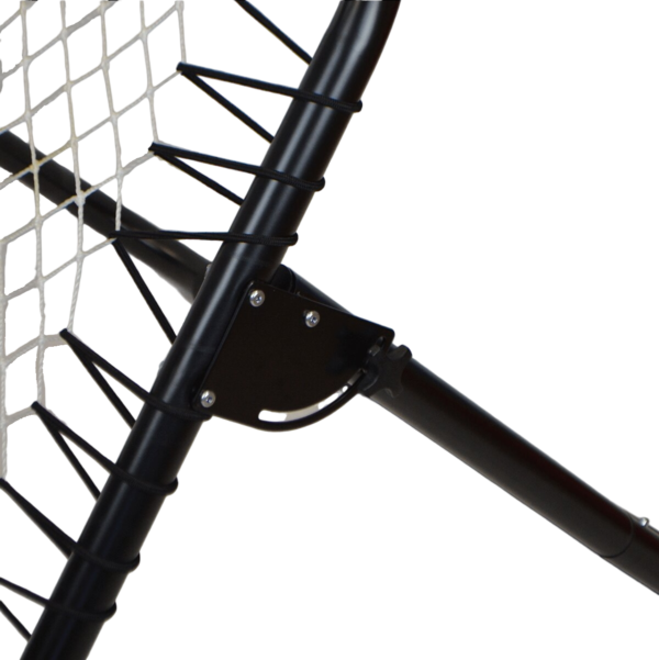 Detail der Winkeleinstellung des schwarzen Rebounders mit verstellbarem Winkel
